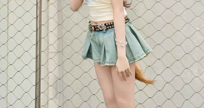 欧阳悌悌穿着牛仔小短裙写真，清纯又性感，真嫩