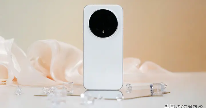 6.3英寸小直屏，竟然装下8000mAh大电池，这款旗舰机型会是谁呢？