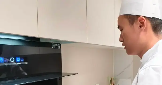 一边负债过年，一边上门做饭赚8000！义乌老板笑了：这才叫搞钱