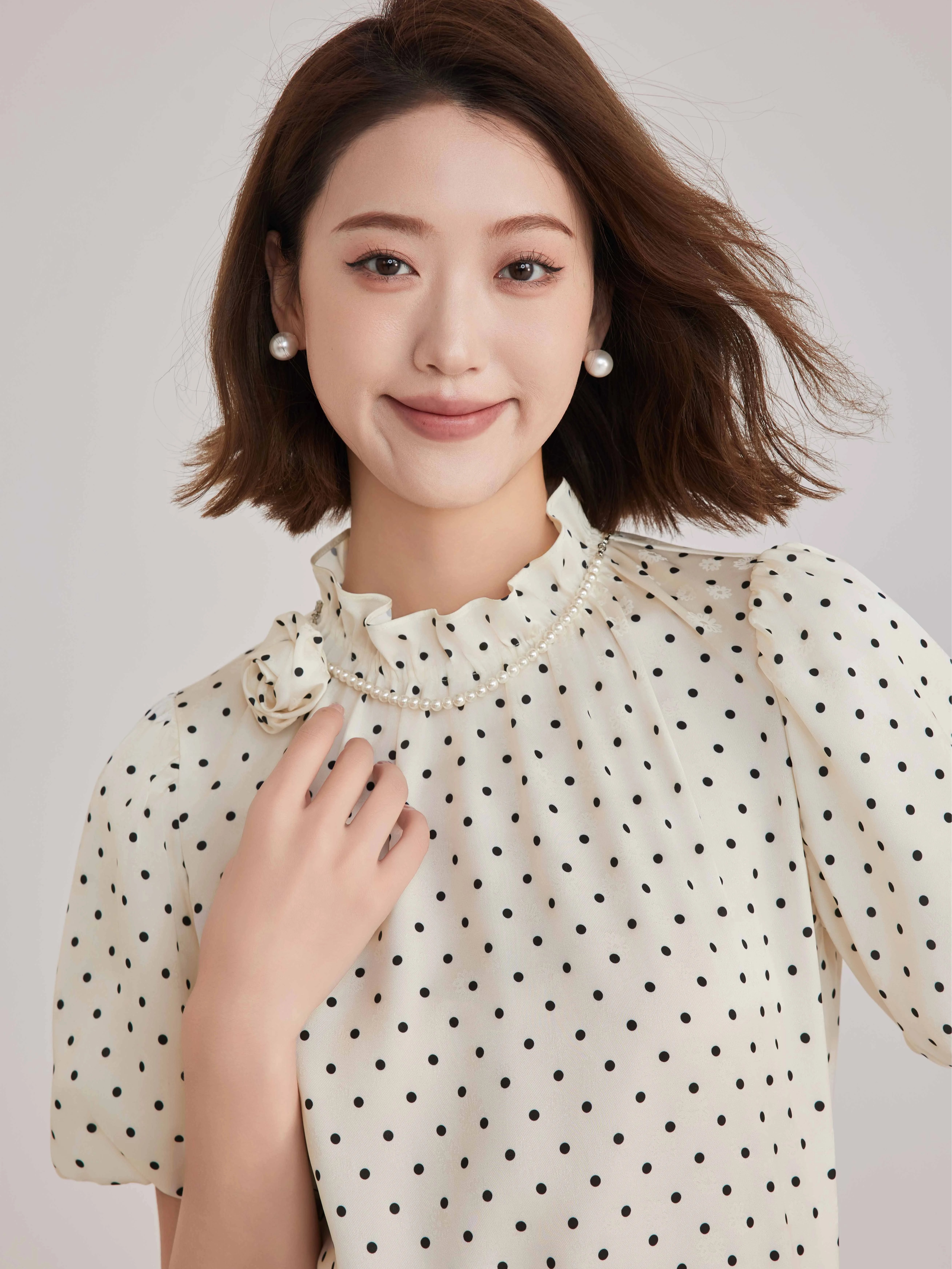 OBEG欧碧倩复古波点玫瑰衬衫