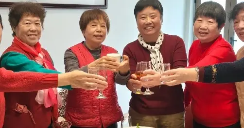 老同学真的不要再聚会了，谁组织谁后悔，听听65岁的王叔叔怎么说