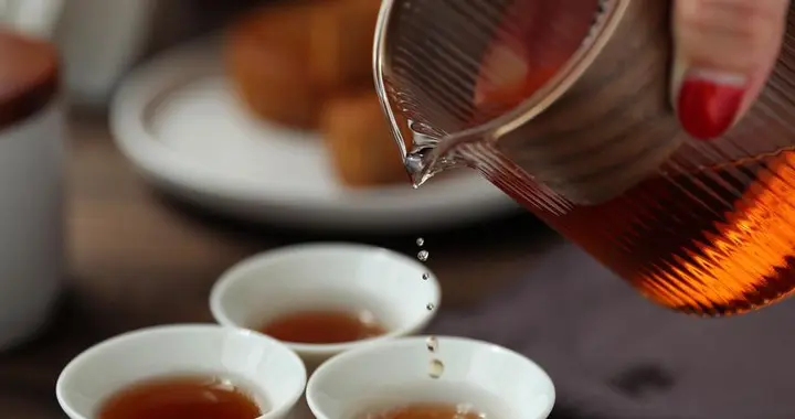 掌握这5步“逆天冲泡法”，普通红茶秒变万元级口感！