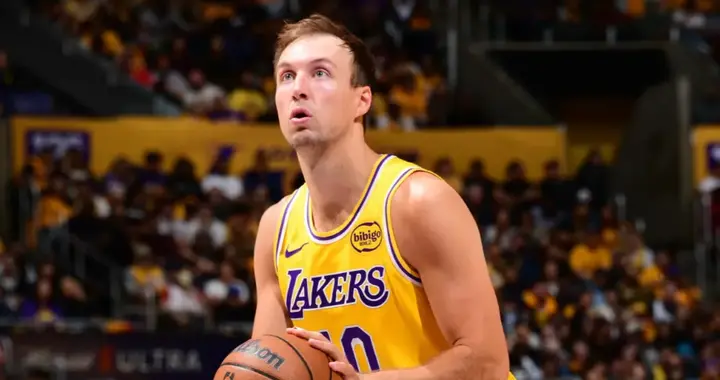 季后赛开门红后，来听听湖人众将都说了什么？