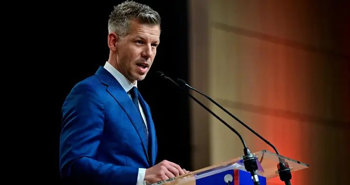 需要中国就别摆谱，中国人不欠匈牙利什么东西，毛焦尔没资格挑剔