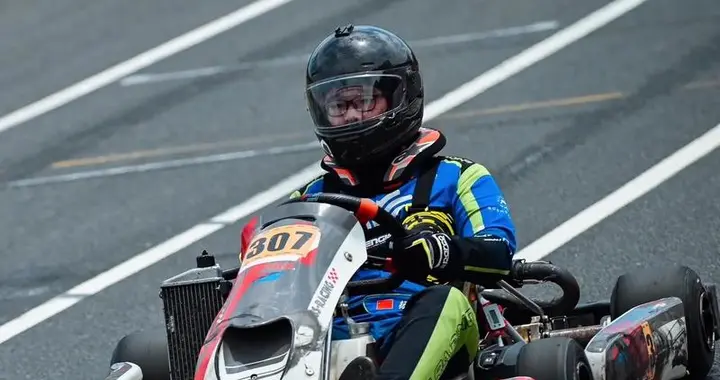 赛用卡丁车跟普通版差别居然这么大？根本不是一回事！