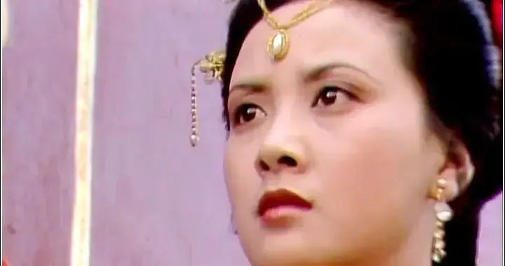 拆凤姐台、抢探春功、无视李纨；难怪她会被众人集体排挤！