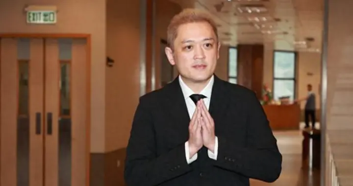 李家鼎长子被曝到印度修行，每日绕佛塔300圈，在当地苦行一个月