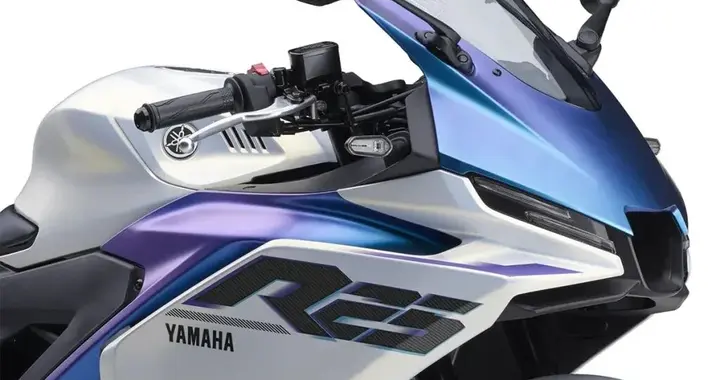 雅马哈R3/R25新色“哑光珍珠白”带动的审美与购买趋势