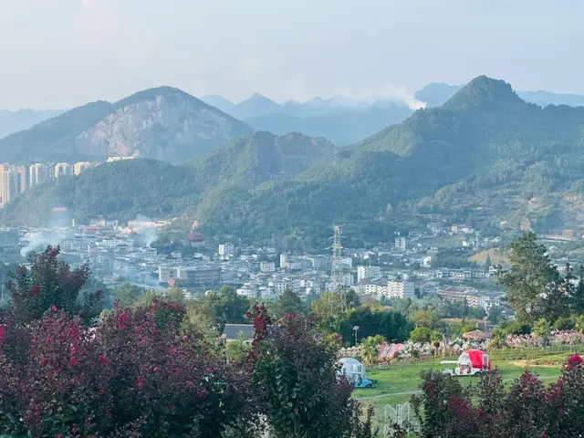 贵州遵义人口最多的县，夏天却成为重庆游客的天下！