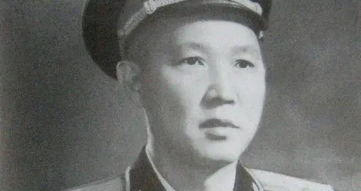 抗美援朝最险一战：若输了全军覆没，彭德怀为何含泪给军长擦身？