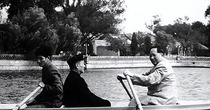 1958年程潜辞去湖南省长，毛主席坚决不同意调换：你是中央选的人