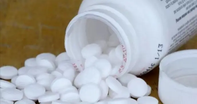 全职主妇因丈夫责备吞药轻生：婚后20多年一直独自承担家务，辅导孩子；医...