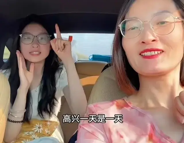 丢人了！高考288分女生全家开启带货被抵制后续:没有一点羞耻感？