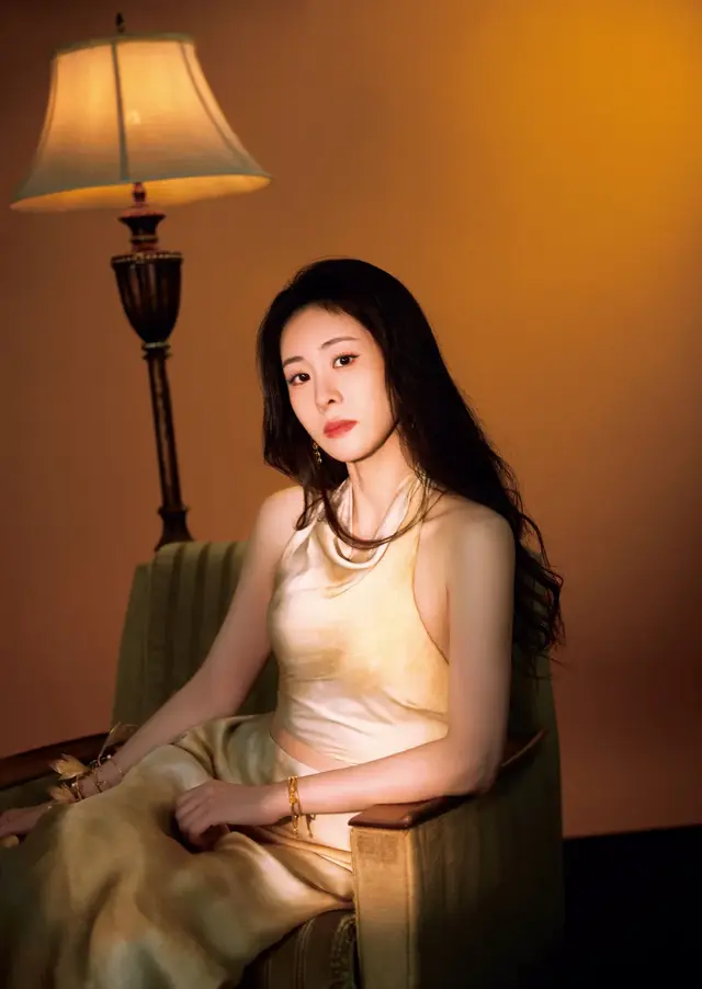 婀娜多姿的张碧晨宛如如领家姐姐