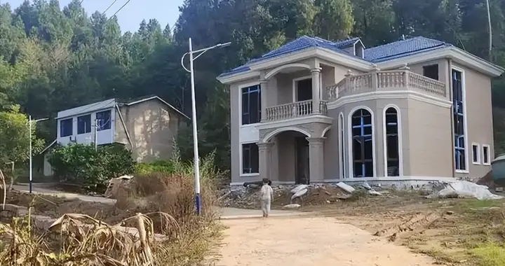 花几十万在农村盖房，是钱花在“刀把”上？5年内，答案会很打脸