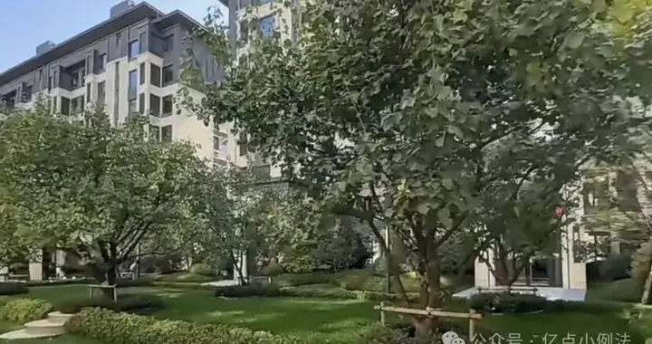 安徽，一男子花128万买了套法拍房，入住后竟被陌生人撬锁6次，陌生人...