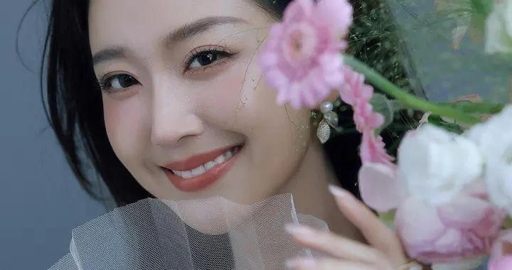 主持人刘心悦大片写真，大气温婉甜美好吸睛