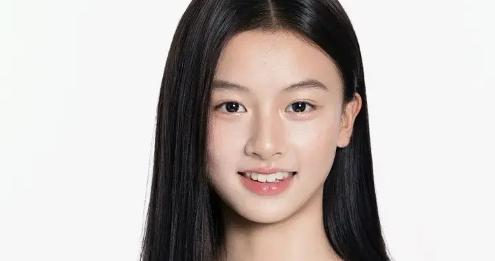 南阳七七签约公司出道，曾因神颜出圈婉拒于正，如今入行成为演员