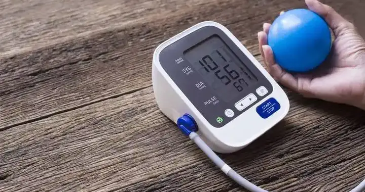 可乐再次被关注！医生发现：高血压者喝可乐，不用多久或有8变化