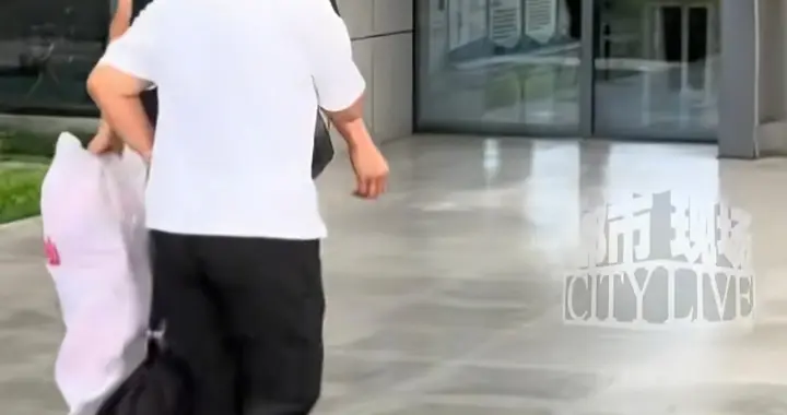 盲母从没看过儿子模样，一句“是不是真帅”让人破防！