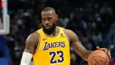 煮酒论体育： 詹