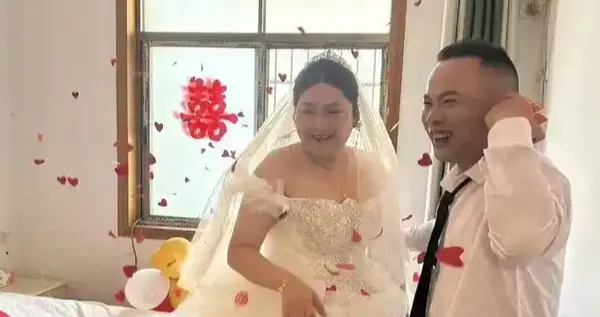 三无婚礼刷屏：一场家宴，为何比百万婚宴更动人？