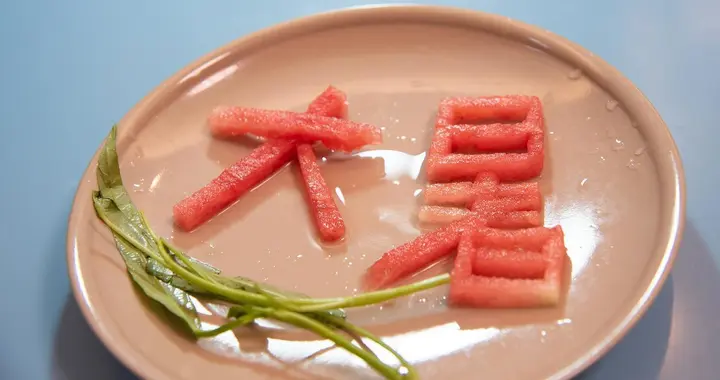 俗话说：大暑不忌嘴，大夫跑断腿，大暑要吃啥？提醒家人懂得忌嘴