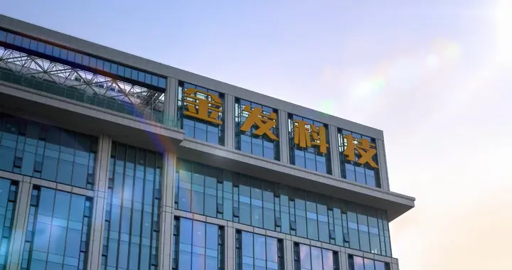 6 天暴涨 60%！中东打仗不抢粮不抢油，却让成群货车来东莞抢塑料了