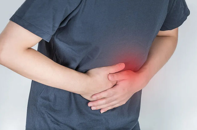 体内有癌，吃饭先知？忠告：吃饭时出现这4种异常，警惕身体警报