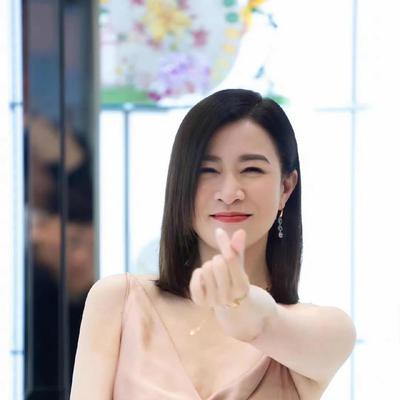 玉娱乐：哇，这样的佘诗曼好美呀