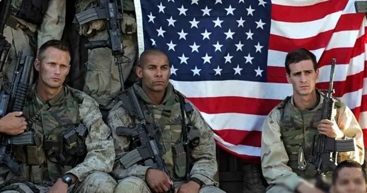 特朗普还没下令动武，第二个“委内瑞拉”浮现，美军入境猛烈开火