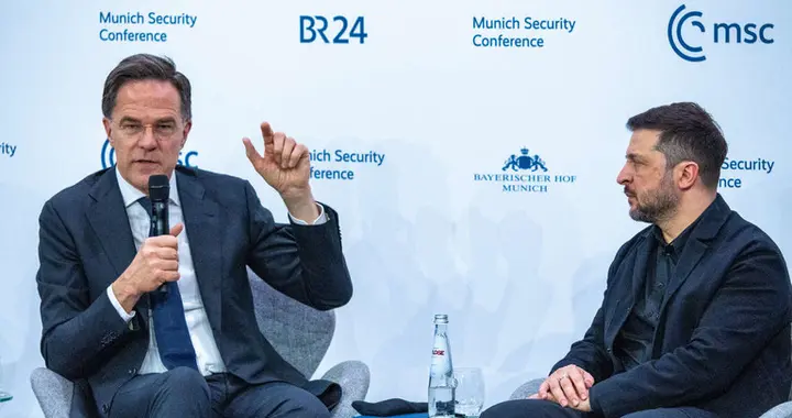 吕特再秀神操作：除了认特朗普当爹，原来还能跟狗对话？