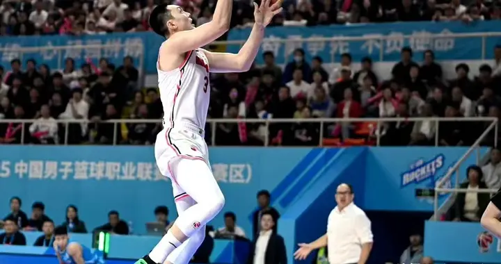 广东三外援手感低迷，焦泊乔宏远生涯首次两双，胡明轩状态回升