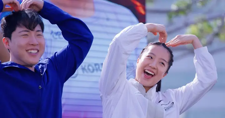 香港总决赛：林钟勋申裕斌出席见面会，王楚钦孙颖莎混双晋级4强