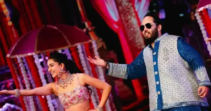 印度首富300斤儿子过31岁生日，花220万做慈善，全国大象吃了个饱