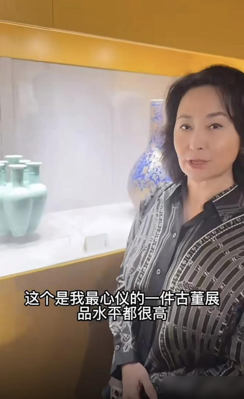 何超琼带干女儿看千万翡翠！胜亲生，这对“母女”凭啥这么甜？