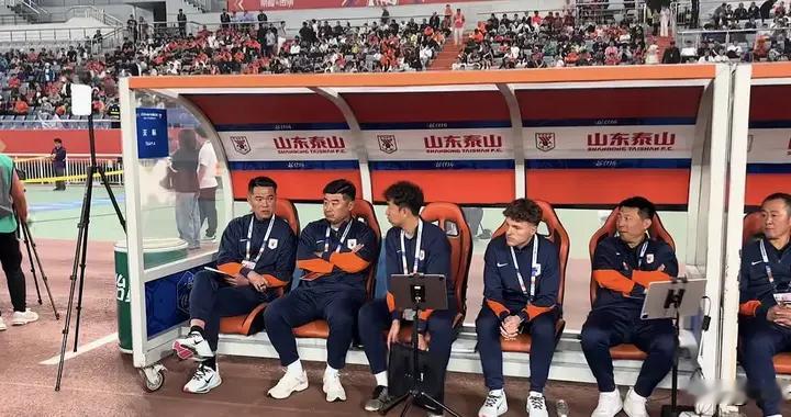 国安靠什么捍卫主场不败？王大雷燃尽，韩鹏还是先考证吧