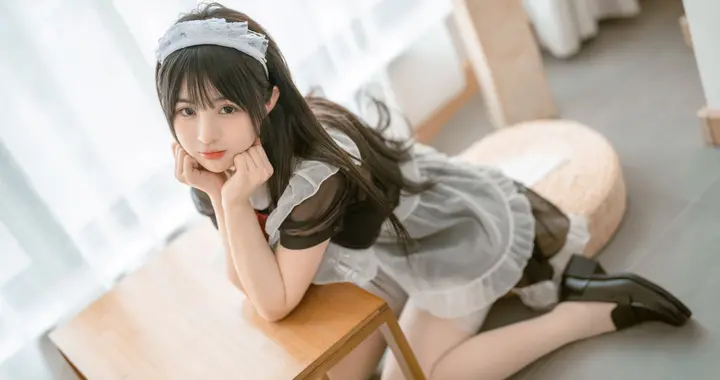 温柔又俏皮的居家写真曝光，网友：这才是理想中的小可爱！