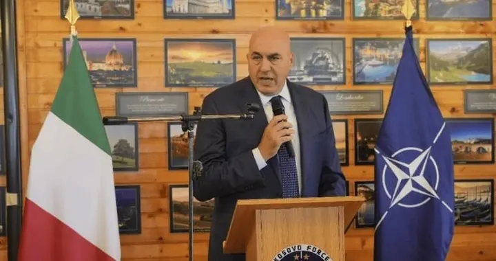 这场会议上的质问真可谓振聋发聩。美国记者