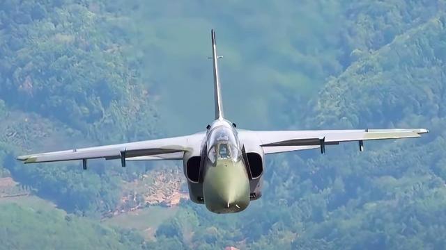 萍萍：这架战机是南斯拉夫/塞尔维亚的J-