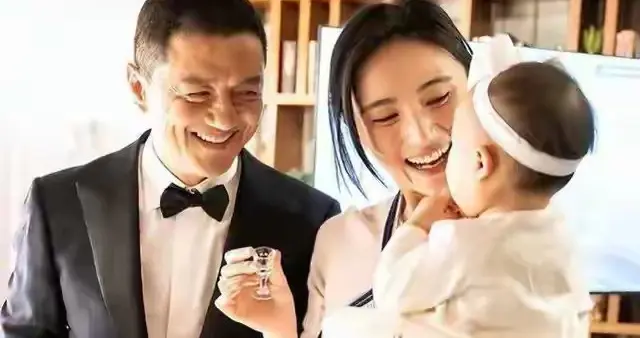 李亚鹏官宣离婚！从天后到海哈金喜，征服过天后的男人就是不简单