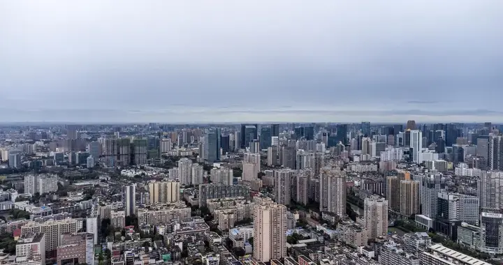 2026年，别再被朋友圈的“精致”人设骗了，她们远不如你！