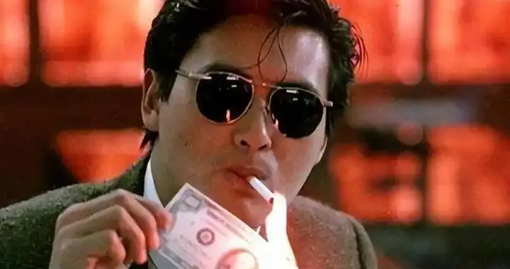 拔出萝卜带出泥！香港火灾一毛不拔？颁奖笑嘻嘻的他这次惹众怒了