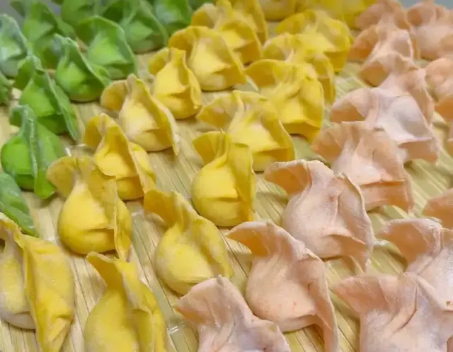 看看部队食堂这水饺包的，象士兵列队般整齐