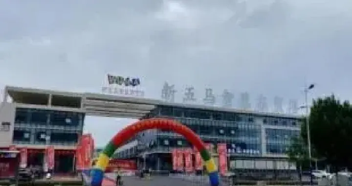 从泰安顶流商业街到店铺空置，为啥财源街败给五马市场？