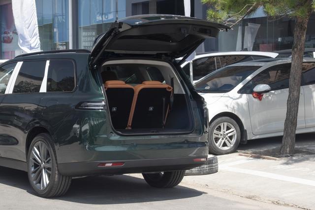 零跑放大招！至高可省52680元，六座SUV惠后11万多，适合多孩家庭