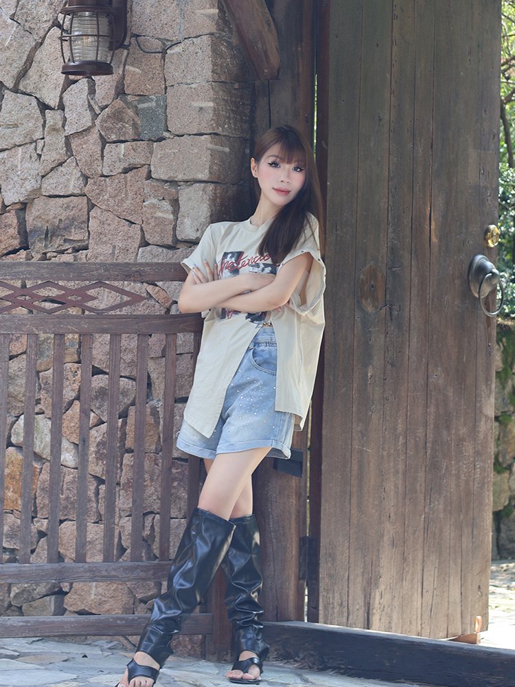 周末Ootd | 不能错过的高开叉T恤