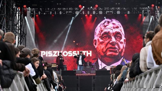 走进乌克兰2022：“俄国人滚回家”：超