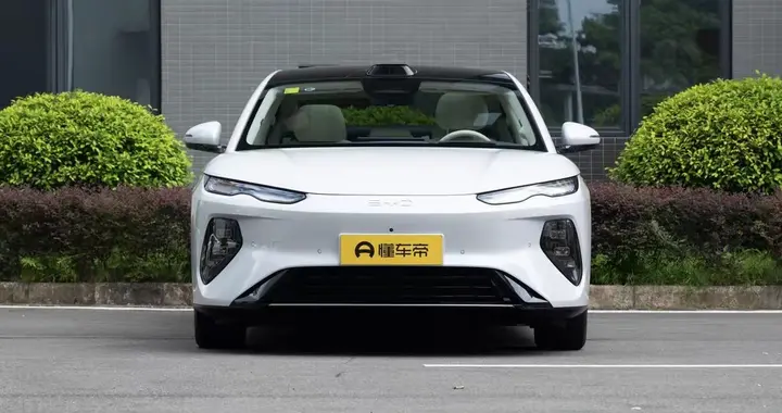 家用轿车推荐海豹08EV：800V闪充+空悬+后轮转向，四驱更有性价比