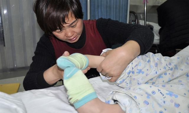 5岁男孩患脑瘤最多能活7天，家长放弃治疗，孩子：我想活着